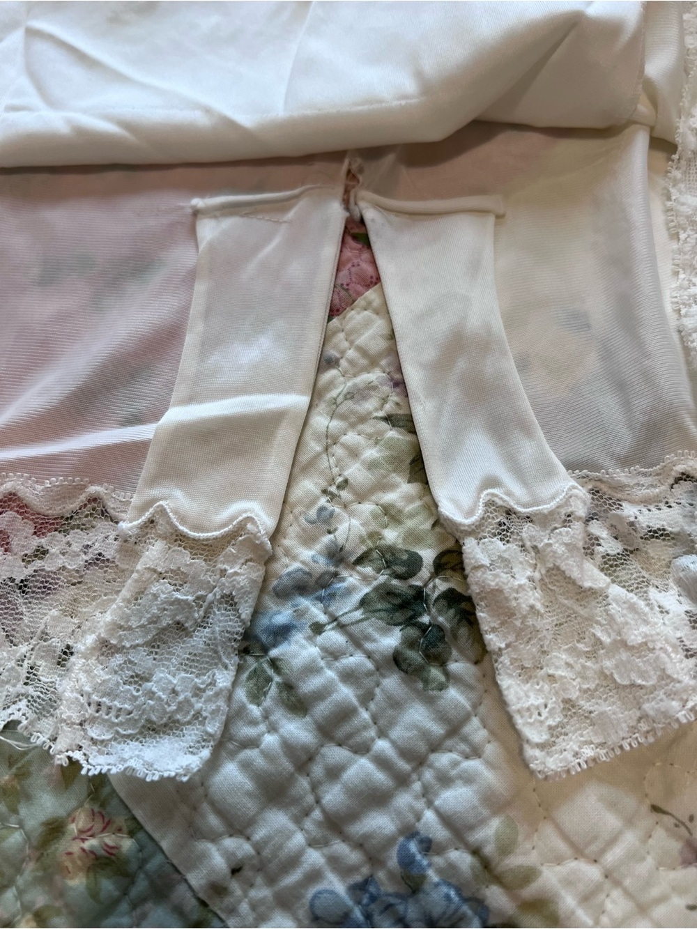 Vintage Movie Star Lace Trim Half Slip Skirt Cream Off-White Midi Slit M - Picture 3 of 9